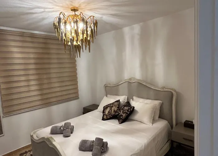 Paradise Gardens Luxury Oasis Apartamento Pafos